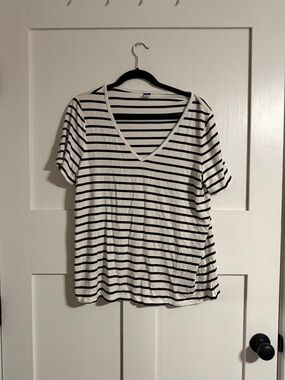 Old Navy White and Black Striped V-Neck Short Sleeve Tee